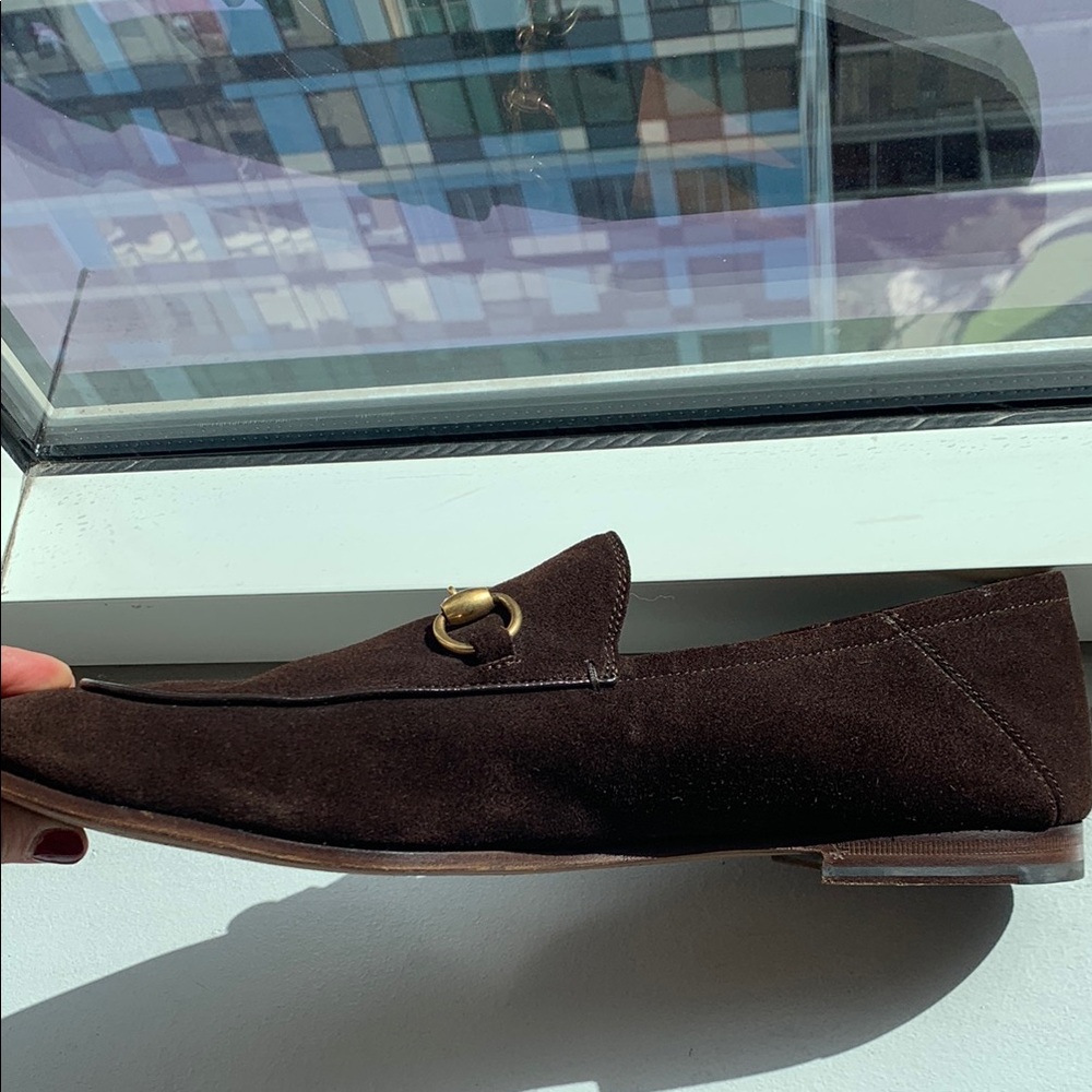 Gucci Men's Brown Suede Loafers with Gold Horsebit - Picture 4 of 9